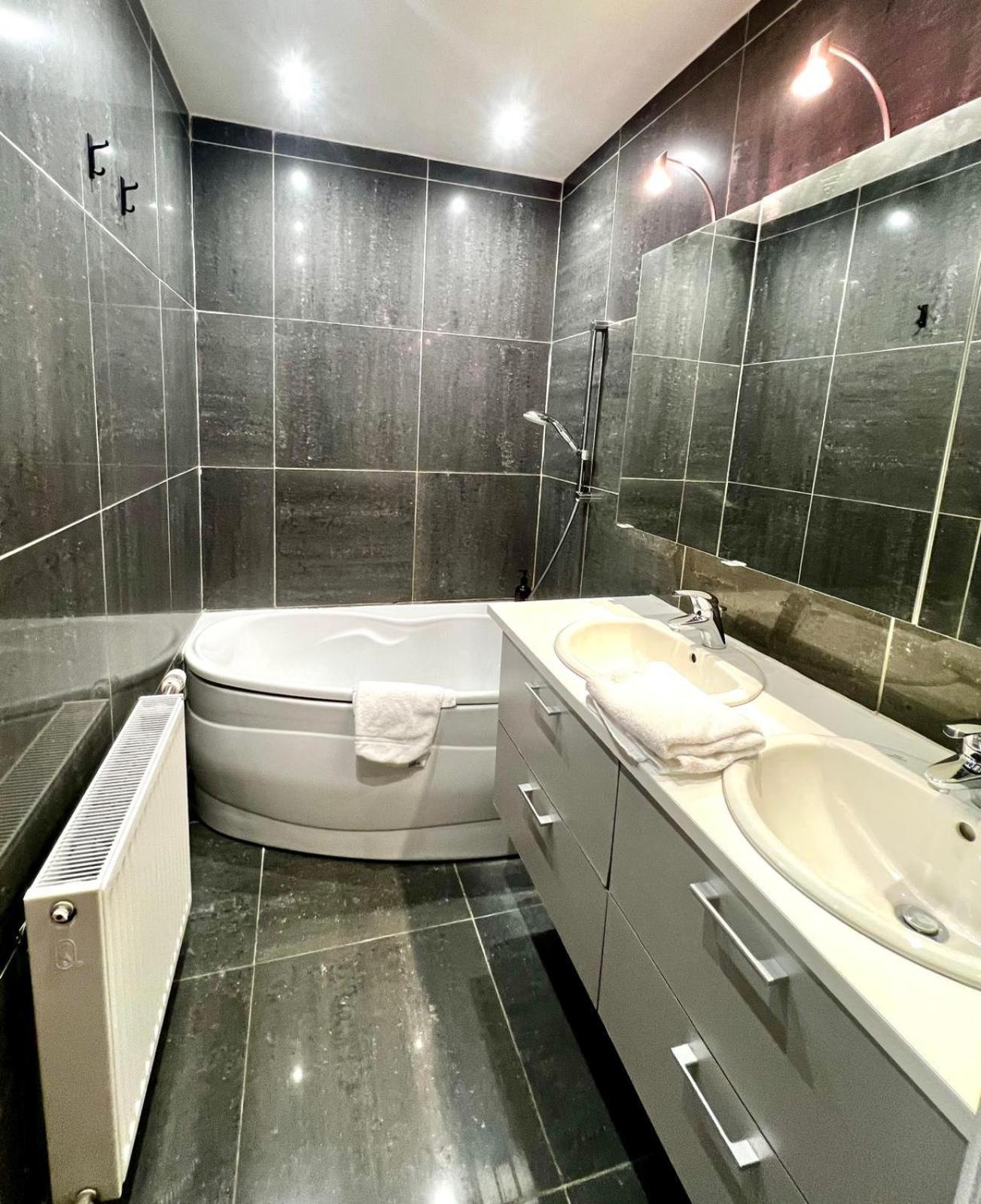 Daynight Sauveniere Apartment Liege Ngoại thất bức ảnh